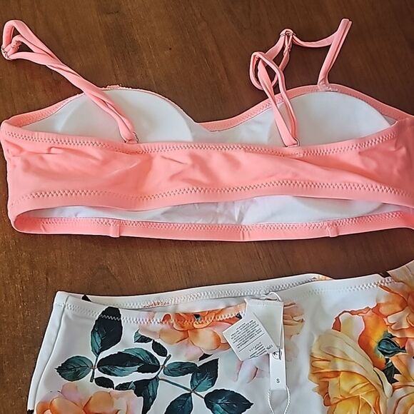 Cupshe bikini features floral high waisted bottoms bandeau top size small - Picture 3 of 5